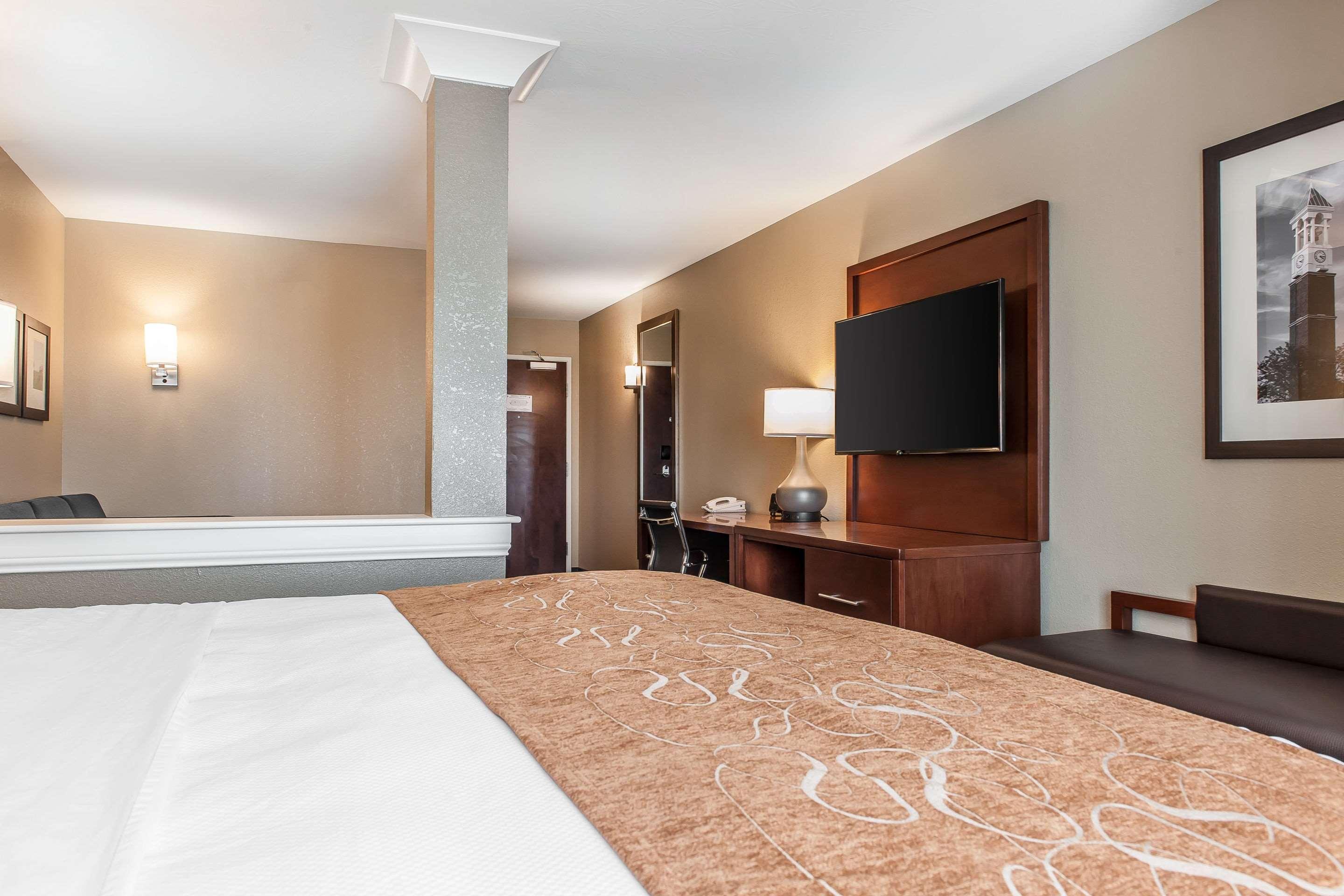 Comfort Suites Rensselaer Near Fair Oaks Экстерьер фото