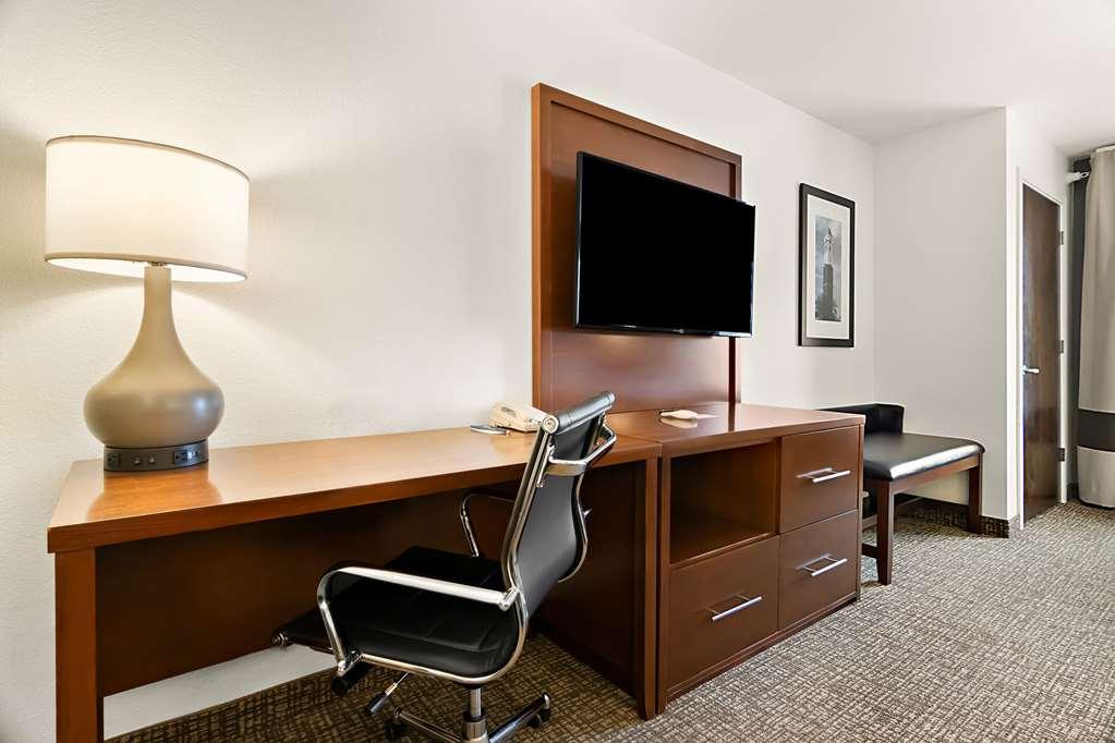 Comfort Suites Rensselaer Near Fair Oaks Номер фото
